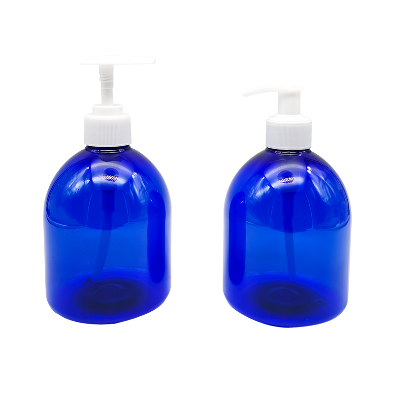 Botol pembersih tangan berwarna biru