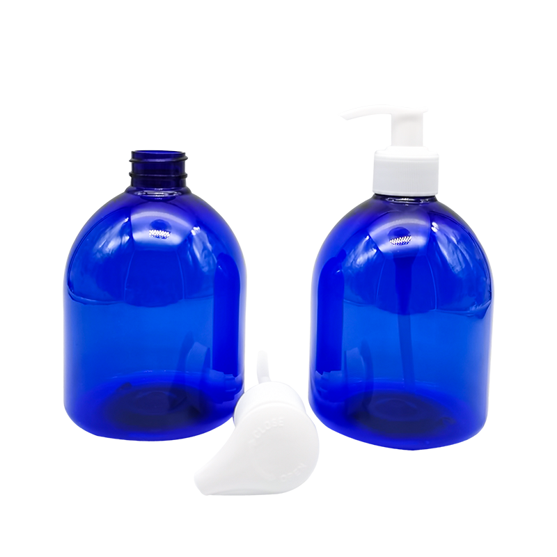 Botol pembersih tangan berwarna biru