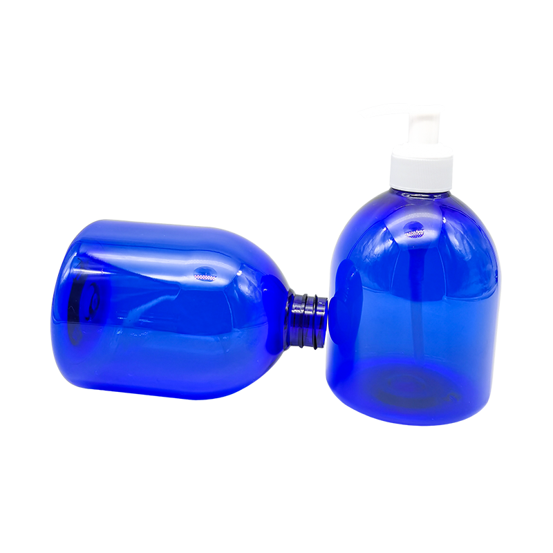 Botol pembersih tangan berwarna biru